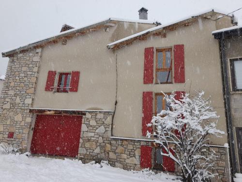 Maison de montagne dans charmant village du Capcir : Maisons de vacances proche de Counozouls