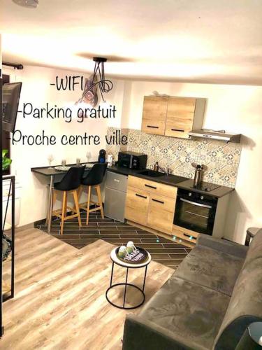 Le Mécanique Room centre ville, parking gratuit : Appartements proche de Villiers-Louis