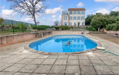 Awesome apartment in Fox Amphoux with Outdoor swimming pool, 2 Bedrooms and WiFi : Appartements proche de Barjols