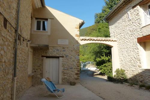 Le vieux Moulin du Rieu: MAISON + 2 STUDIOS =10prs : Maisons de vacances proche de Sahune