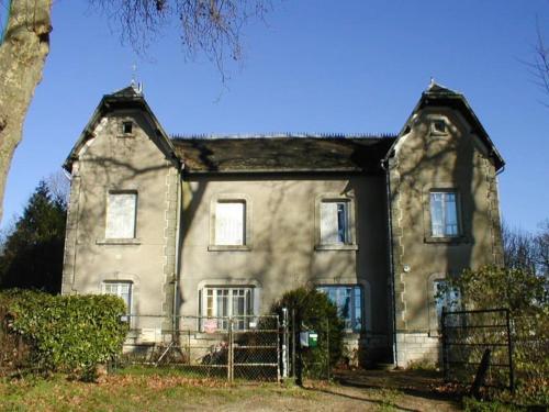 Appartement indépendant dans grande maison : Appartements proche de Châteauneuf-Val-de-Bargis