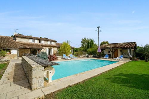 Villa de 4 chambres avec piscine privee jardin amenage et wifi a Saint Sylvestre sur Lot : Villas proche de Trentels