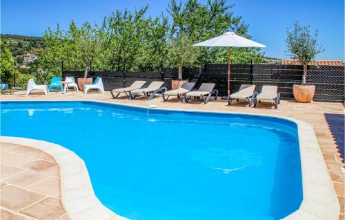 Beautiful Home In Caunes Minervois With 4 Bedrooms, Private Swimming Pool And Heated Swimming Pool : Maisons de vacances proche de Trassanel
