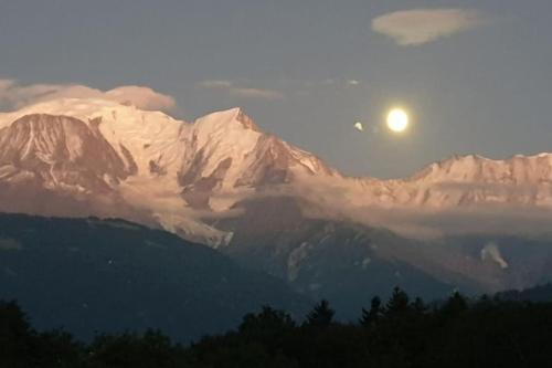 Sweety home- Vue Mt-Blanc - A 15 min de pistes de ski : Appartements proche de Sallanches