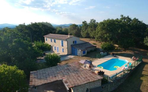 Villa de 5 chambres avec piscine privee jardin clos et wifi a Mejannes les Ales : Villas proche de Martignargues