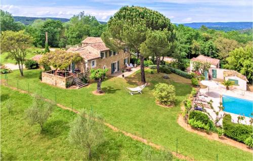 Stunning home in St, Andr dOlrargues with Outdoor swimming pool, 2 Bedrooms and WiFi : Maisons de vacances proche de Saint-André-d'Olérargues