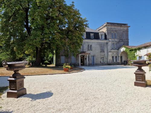 Château de Champblanc : Sejours chez l'habitant proche d'Aujac