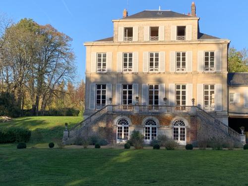 Domaine de Macque, BETZ, 25 mns Roissy CDG : Maisons d'hotes proche d'Autheuil-en-Valois