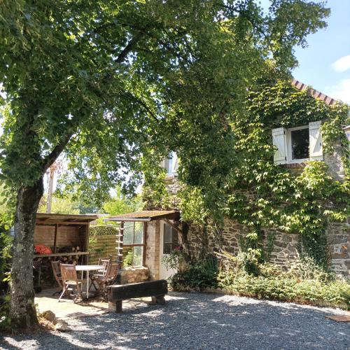 Gîte Normand Le Merle blanc 2 à 7 personnes : Maisons de vacances proche d'Ussy