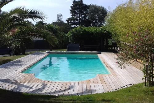 Jolie villa avec piscine à 6 kms des plages : Villas proche de Saint-Julien-des-Landes