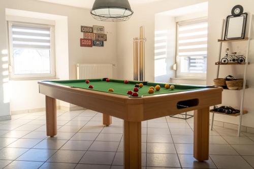 Agréable Maison avec Billard, Baby-foot, Ping-Pong : Maisons de vacances proche de Gouhenans