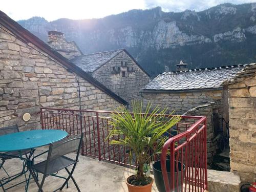 Gite Belle vue 3 Étoiles avec terrasse privée au Manoir Du Charme Gorge Du Tarn : Maisons de vacances proche de Les Bondons