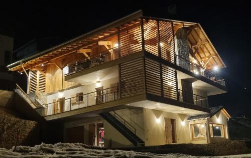 Magnifique Chalet 5 étoiles face au Mont Blanc - Jacuzzi & Sauna & Cinéma : Chalets proche de Hauteluce