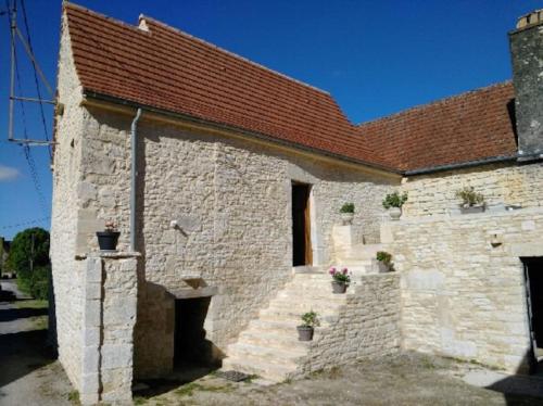 Maison de charme Sarladais Perigord noir Bouzic : Maisons de vacances proche de Saint-Aubin-de-Nabirat