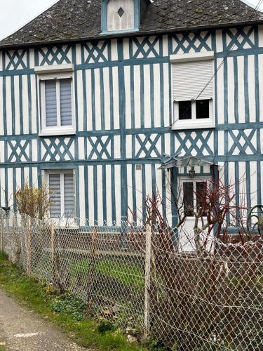 Gite les colombages : Maisons de vacances proche de Veauville-lès-Baons