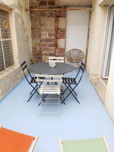 Renovated cottage in Paimpol 200m from sea : Appartements proche de Paimpol