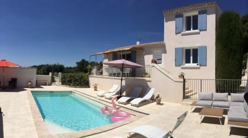 Agréable location vacances climatisée, piscine chauffée, proche du centre d'Aureille à pieds, jolie vue - 8 prs- LS2-287-L'Oustau : Villas proche d'Istres
