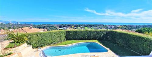 Villa piscine avec magnifique vue mer panoramique : Villas proche de Biot