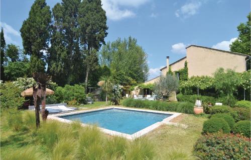 Beautiful apartment in Cabannes with 1 Bedrooms, WiFi and Outdoor swimming pool : Appartements proche de Verquières