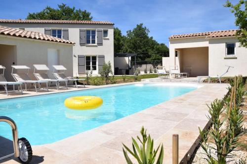 Villa 16p, fully equipped air conditioning & private pool : Villas proche de Saint-Victor-des-Oules
