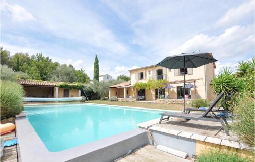 Nice home in Fayence with WiFi, 5 Bedrooms and Sauna : Maisons de vacances proche de La Roque-Esclapon
