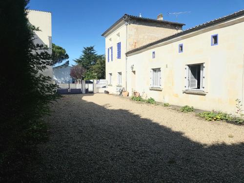 Résidence Les Logis Du Brandard : Appartements proche de Fontaines-d'Ozillac