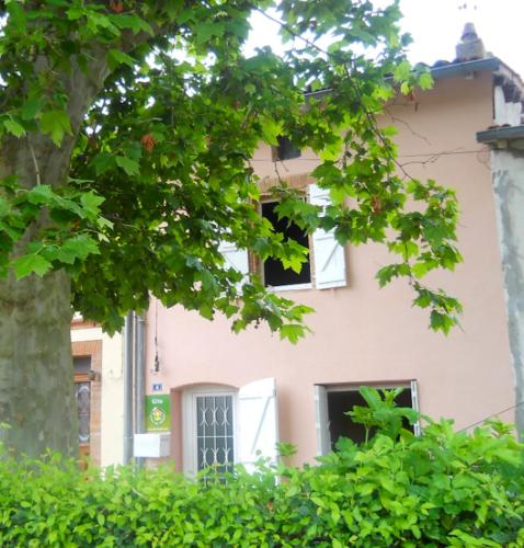 Maison de 2 chambres avec jardin clos et wifi a Aignes : Maisons de vacances proche de Montgaillard-Lauragais