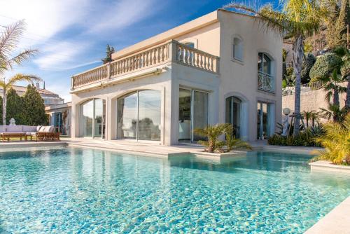 Beautiful Villa with amazing Monte Carlo & Sea View : Villas proche de Peille