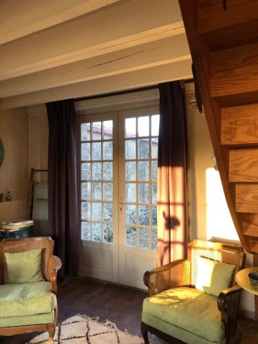 Sainte-Suzanne gîte de LA FERME calme et tranquille : Maisons de vacances proche de Le Roncenay-Authenay