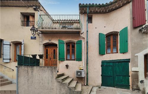 Awesome home in Servian with 2 Bedrooms : Maisons de vacances proche de Servian