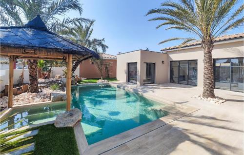 Awesome Home In Puimisson With Outdoor Swimming Pool, Wifi And 4 Bedrooms : Maisons de vacances proche de Puissalicon