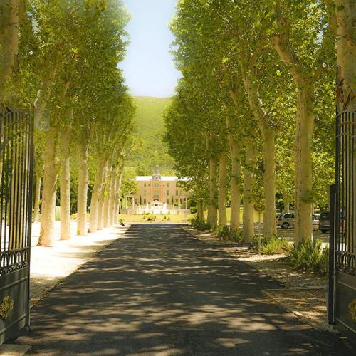 Le Parc château Gipieres : Appartements proche de Montfroc