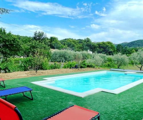 Villa de 5 chambres avec piscine privee jardin clos et wifi a Sablet : Villas proche de Rasteau