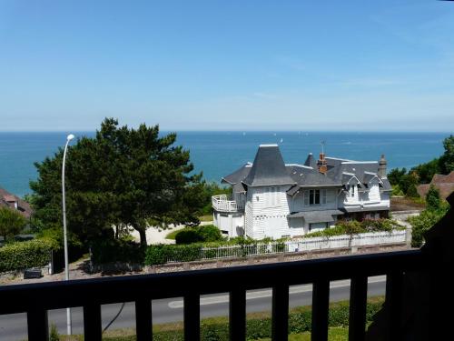 le cottage vue mer : Appartements proche de Blonville-sur-Mer