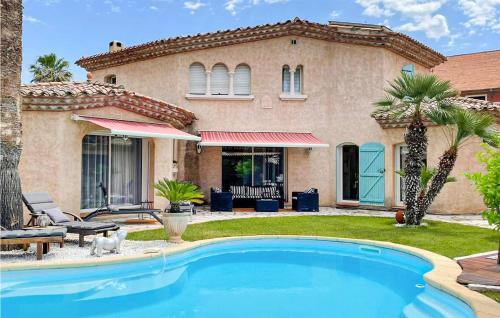 Beautiful Home In Puisserguier With 3 Bedrooms, Wifi And Outdoor Swimming Pool : Maisons de vacances proche de Capestang