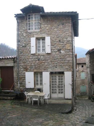 Maison Antraigues sur Volane : Appartements proche d'Albon-d'Ardèche