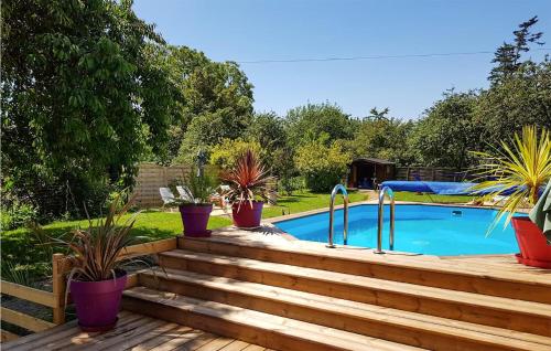 Amazing Home In Sougal With Outdoor Swimming Pool, Heated Swimming Pool And 5 Bedrooms : Maisons de vacances proche de Vessey