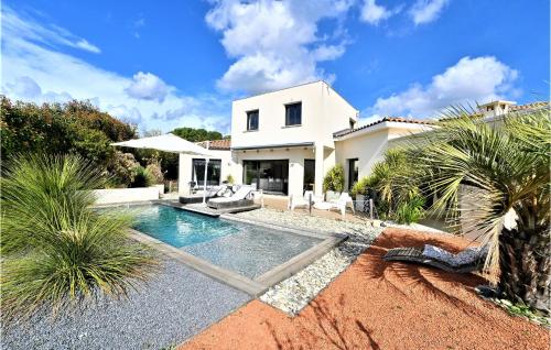 Nice Home In Teyran With Wifi, Private Swimming Pool And 3 Bedrooms : Maisons de vacances proche de Castries