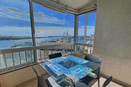Superb studio with sea and harbor view : Appartements proche de Valras-Plage