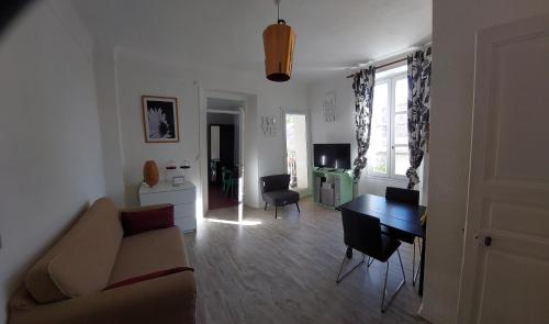 Gambetta Apartments : Appart'hotels proche de Le Castellard-Melan