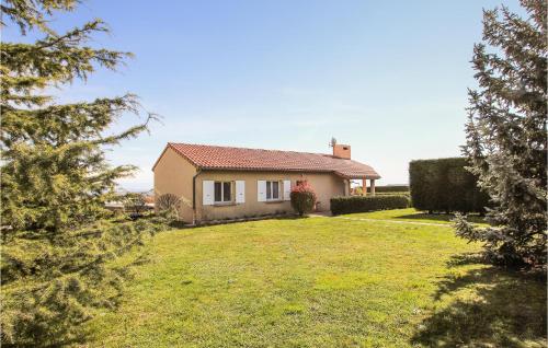 Amazing Home In Cheminas With Outdoor Swimming Pool, Wifi And Private Swimming Pool : Maisons de vacances proche de Satillieu