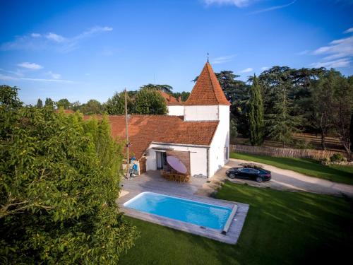 Gîte des Tuileries - piscine : Maisons de vacances proche de Brugnac