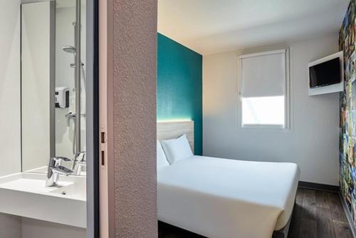 HOTEL F1 SAINT-LO : Hotels proche de Cavigny