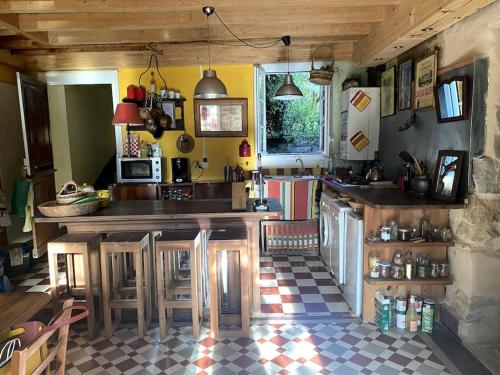 4 Bedroom Village house with garden : Maisons de vacances proche de Saint-Gladie-Arrive-Munein