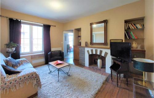 Beautiful apartment in Saint-Dizier with WiFi and 1 Bedrooms : Appartements proche d'Ambrières