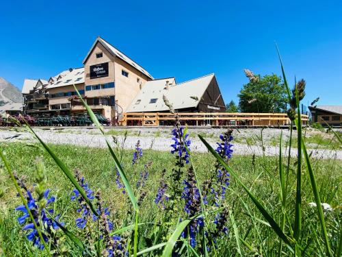 Le Balcon des Ecrins : Hotels proche de Puy-Saint-Eusèbe