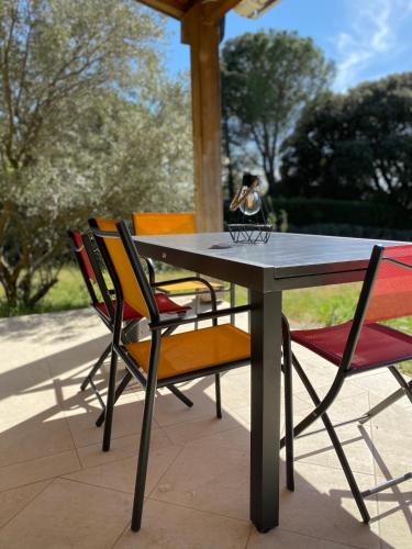 Les cigales aux portes de la Provence : Maisons de vacances proche de Bollène