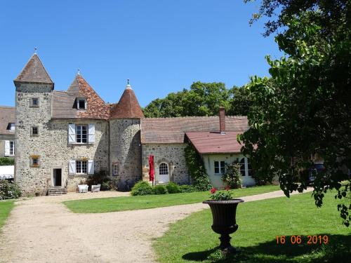 Gîte Le Brethon, 5 pièces, 8 personnes - FR-1-489-217 : Maisons de vacances proche de Cosne-d'Allier