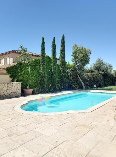 Villa du Moulin proche Aix en Provence piscine privee au calme : Villas proche de La Fare-les-Oliviers