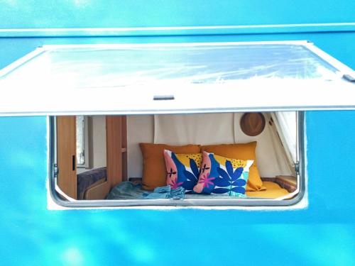 Caravane Insolite l'Ardéchoise, L'ECHAPPEE BELLE D'AUBENAS Gîtes Appart hôtel Logement 3 sur 3 : Maisons de vacances proche de Saint-Laurent-sous-Coiron